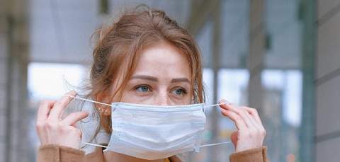 La mascareta deixa de ser obligatòria en centres sanitaris i residencials