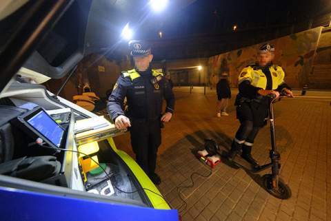 La Guàrdia Urbana incorpora un cinemòmetre per mesurar la velocitat dels patinets elèctrics