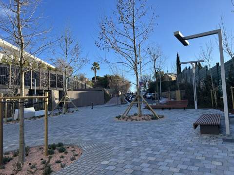 La reurbanització del carrer Manuel Florentín i l’entorn de la Via Augusta millora la mobilitat i la gestió de les aigües pluvials