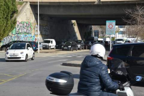 Vehículos circulando por la ZBE en el término municipal de Cornellà