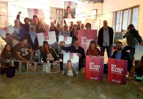 Miembros de la formación de los 'comuns' en Sant Feliu, capitaneada por Lídia Muñoz