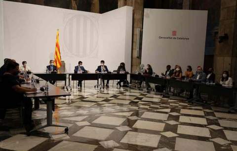 Taula institucional reunida ahir per parlar del futur de l'aeroport