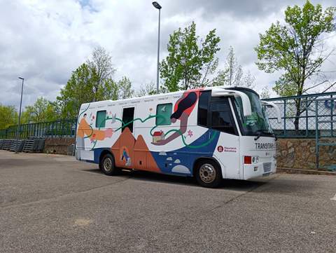 El TRANSITAR-bus arriba a la ciutat per oferir orientació educativa als joves