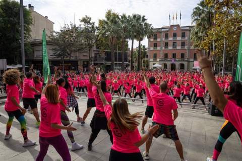 La ciutat s’afegeix a la commemoració del Dia Mundial del Càncer de Mama amb diverses activitats