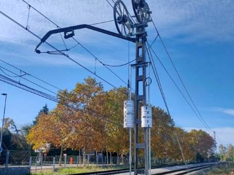 Ferrocarrils reforça la catenària i l'adapta als efectes del canvi climàtic
