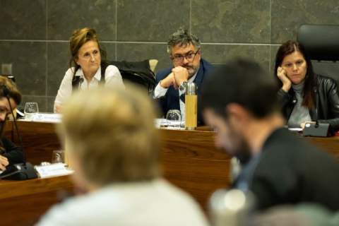 Darrer Ple amb l'alcaldessa, la regidora d'Igualtat i el primer tinent d'alcalde (Imatge: Oriol Pagès) Darrer Ple amb l'alcaldessa, la regidora d'Igualtat i el primer tinent d'alcalde (Imatge: Oriol Pagès)