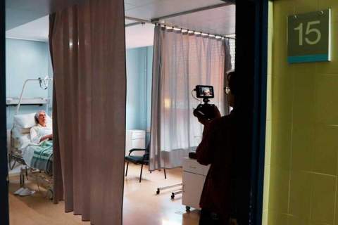 3Cat roda a l’edifici històric de l’Hospital de Viladecans escenes del documental ‘El forense i Dalí’