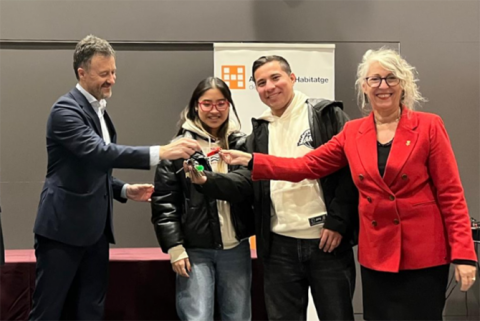 Lliurades les claus de la promoció de pisos HPO de lloguer del carrer de Països Catalans